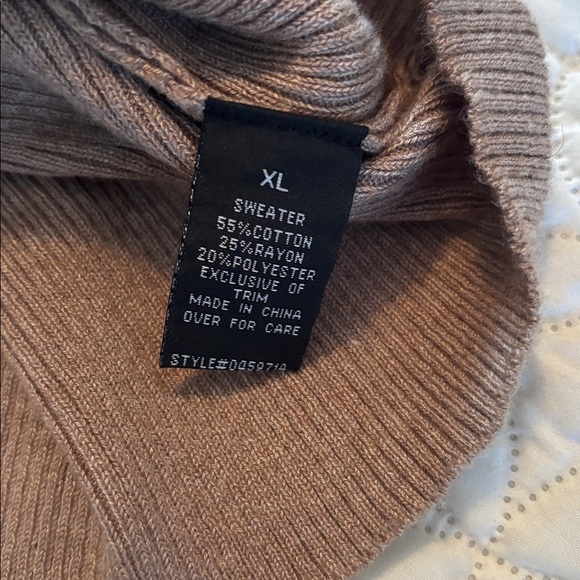 AGB Taupe Ribbed Knit Top with Leather-Look Front Pocket Accents Long Sleeves XL - Picture 8 of 9